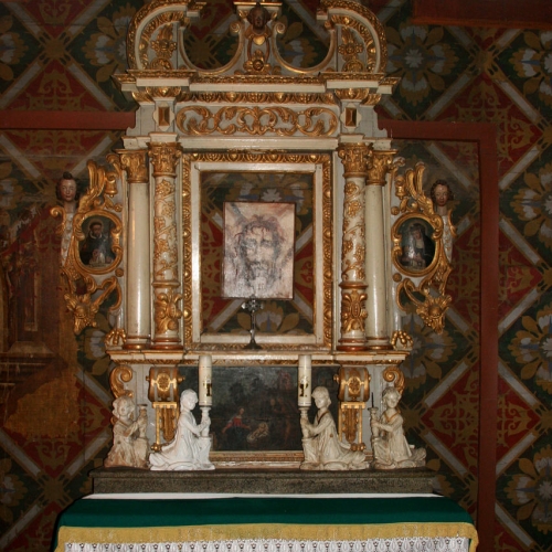 ołtarz Matki Bożej Częstochowskiej XVII w. w kaplicy przed konserwacją