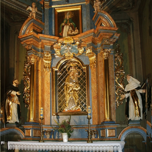 ołtarz boczny Matki Bożej po konserwacji