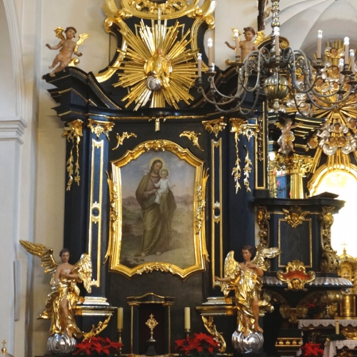 ołtarz boczny św. Józefa po konserwacji