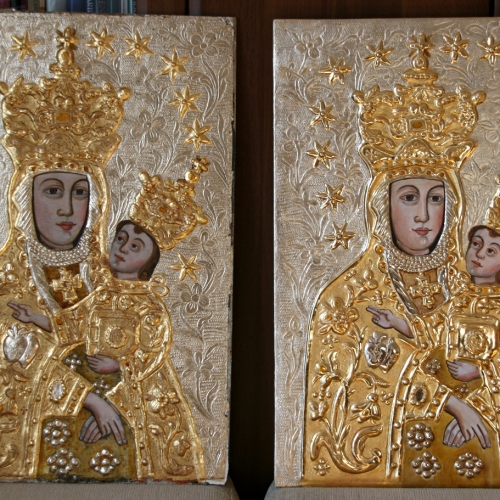 Matka Boża ze Skopania oryginał i kopia, tempera, złocenia i rzebienie na desce